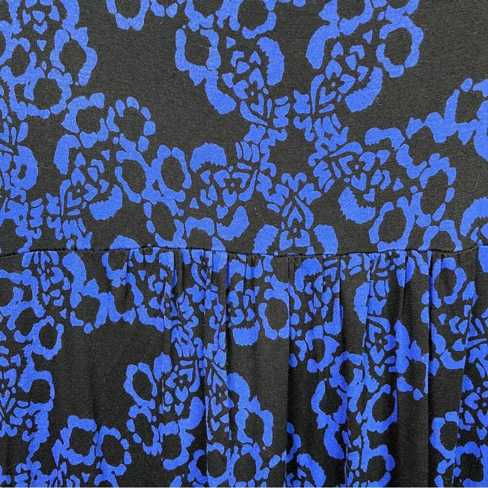 Madison Midi Dress Black Blue Floral Print, 3/4 Length Sleeve.  Size Medium. - Picture 4 of 6